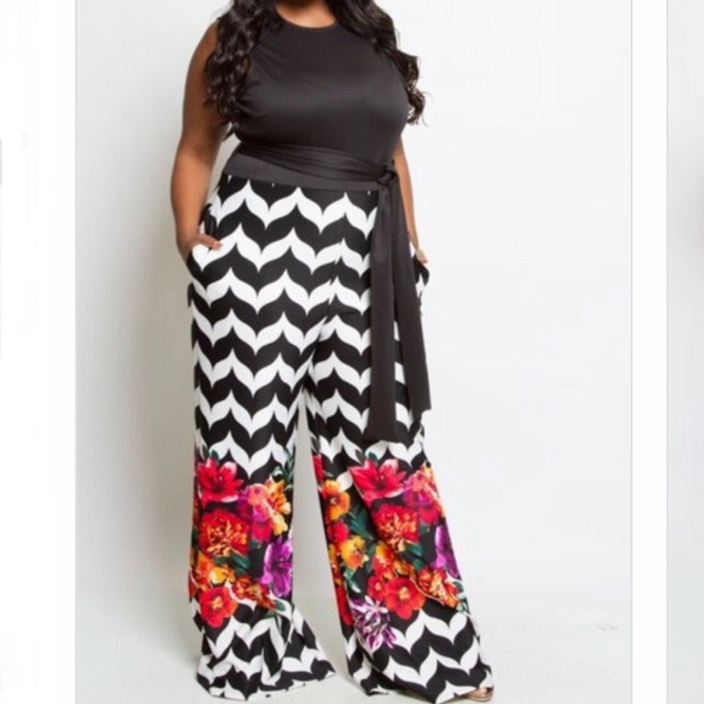 Sleeveless Plus size floral bottom jumpsuit - Picture 4 of 4